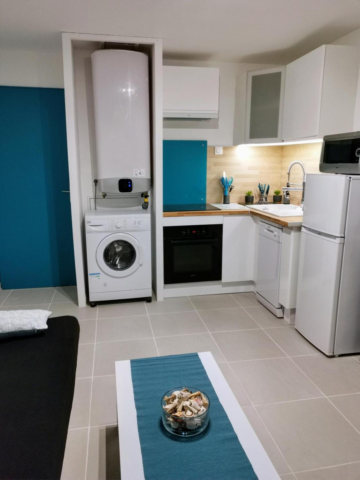 Appartement Vue Mer,Acces Direct Plage,Fibre,Clim,Parking Public Gratuit เลอบาร์กาแรส ภายนอก รูปภาพ